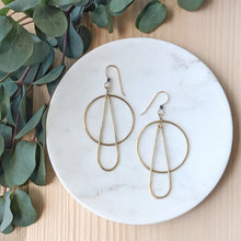 Load image into Gallery viewer, Arum Earrings