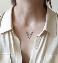 Load image into Gallery viewer, Dagger Necklace