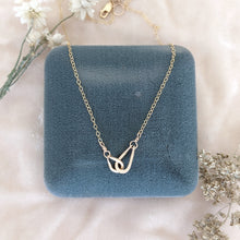 Load image into Gallery viewer, Linked Teardrop Necklace