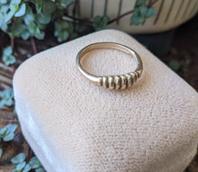 Load image into Gallery viewer, Domed Line Ring